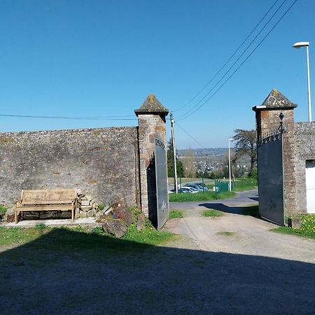 Joli Appartement Avec Vue Sur La Baie Avranches Exterior photo